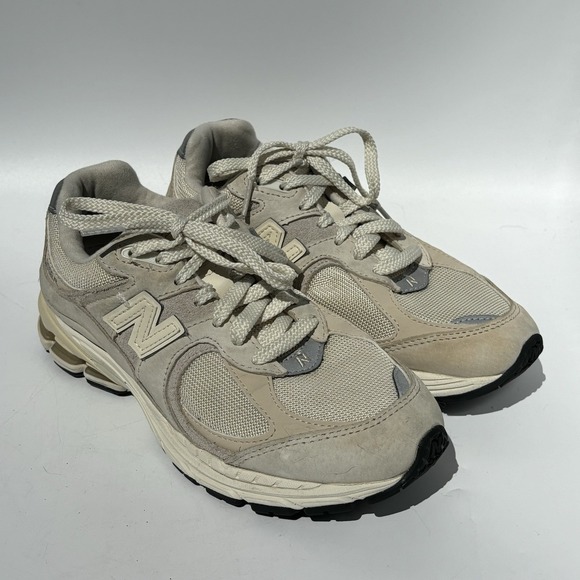 New Balance 2002R Sneakers Men's Size 5 Women's 6.5 Calm Taupe M2002RCC - Picture 1 of 14